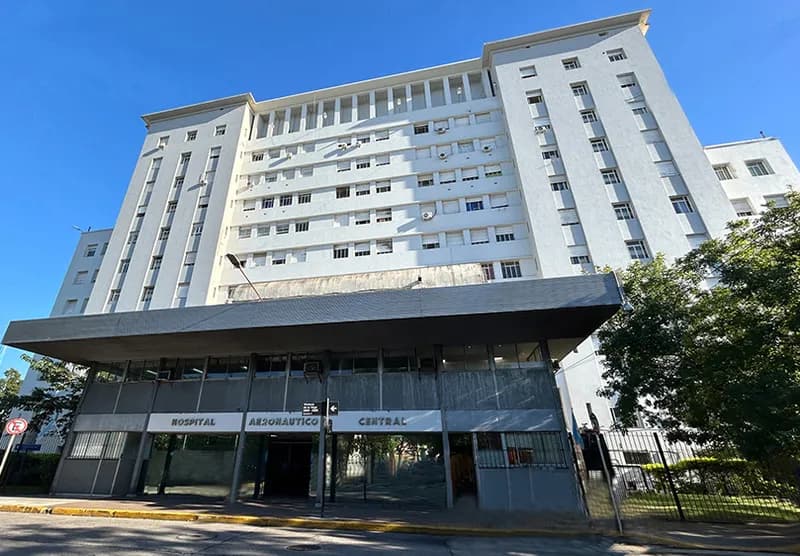 Frente del Hospital Aeronáutico Central