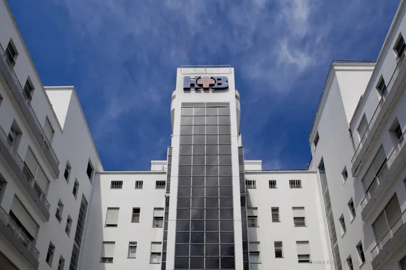 Frente del Hospital Británico de Buenos Aires