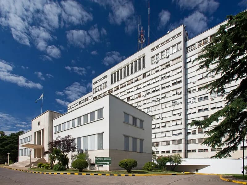 Frente del Hospital Militar Central "Cirujano Mayor Dr. Cosme Argerich"