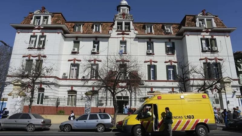 Frente del Hospital General de Agudos "Dr. Parmenio Piñero"