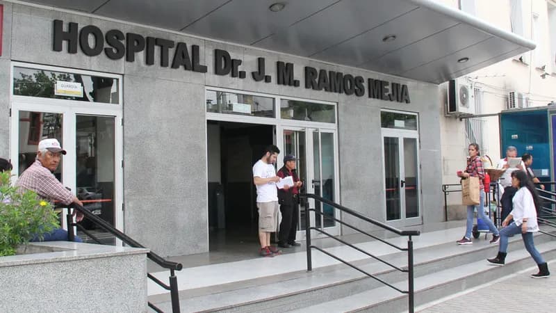 Frente del Hospital General de Agudos "José María Ramos Mejía"