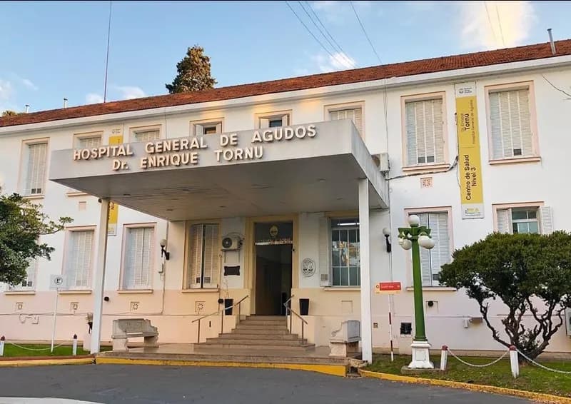 Frente del Hospital General de Agudos "Dr. Enrique Tornú"